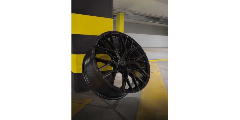 Jest doskonale bo... jest czarno! YP8 Glossy black